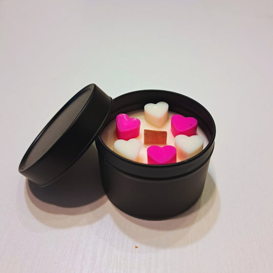 SzĂvecske fakanĂłcos gyertya fekete fĂ©mtĂ©gelyben