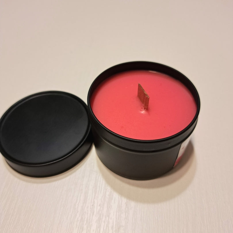 Nőnapi személyre szabható gyertya fekete fémtégelyben (01)